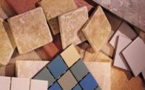 Meletakkan periuk porselen di lantai: kelebihan, gambaran umum tata letak, perhitungan dan teknologi pemasangan